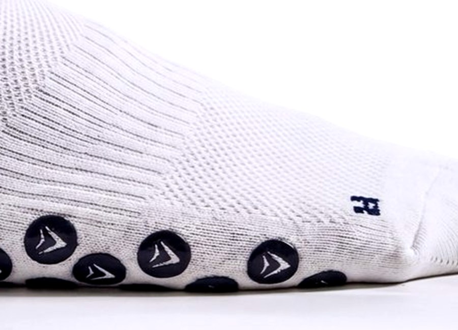 Ultra-thin sensitivity knit detail
